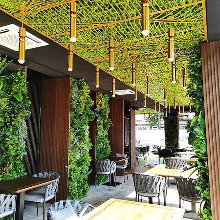 Hotel Kristal Focşani Exterior foto