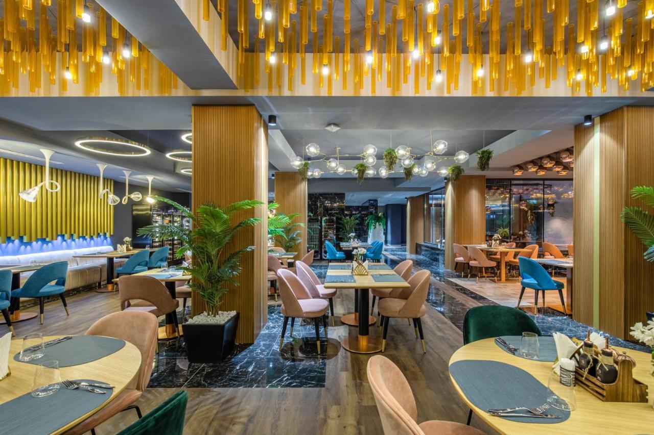 Hotel Kristal Focşani Exterior foto