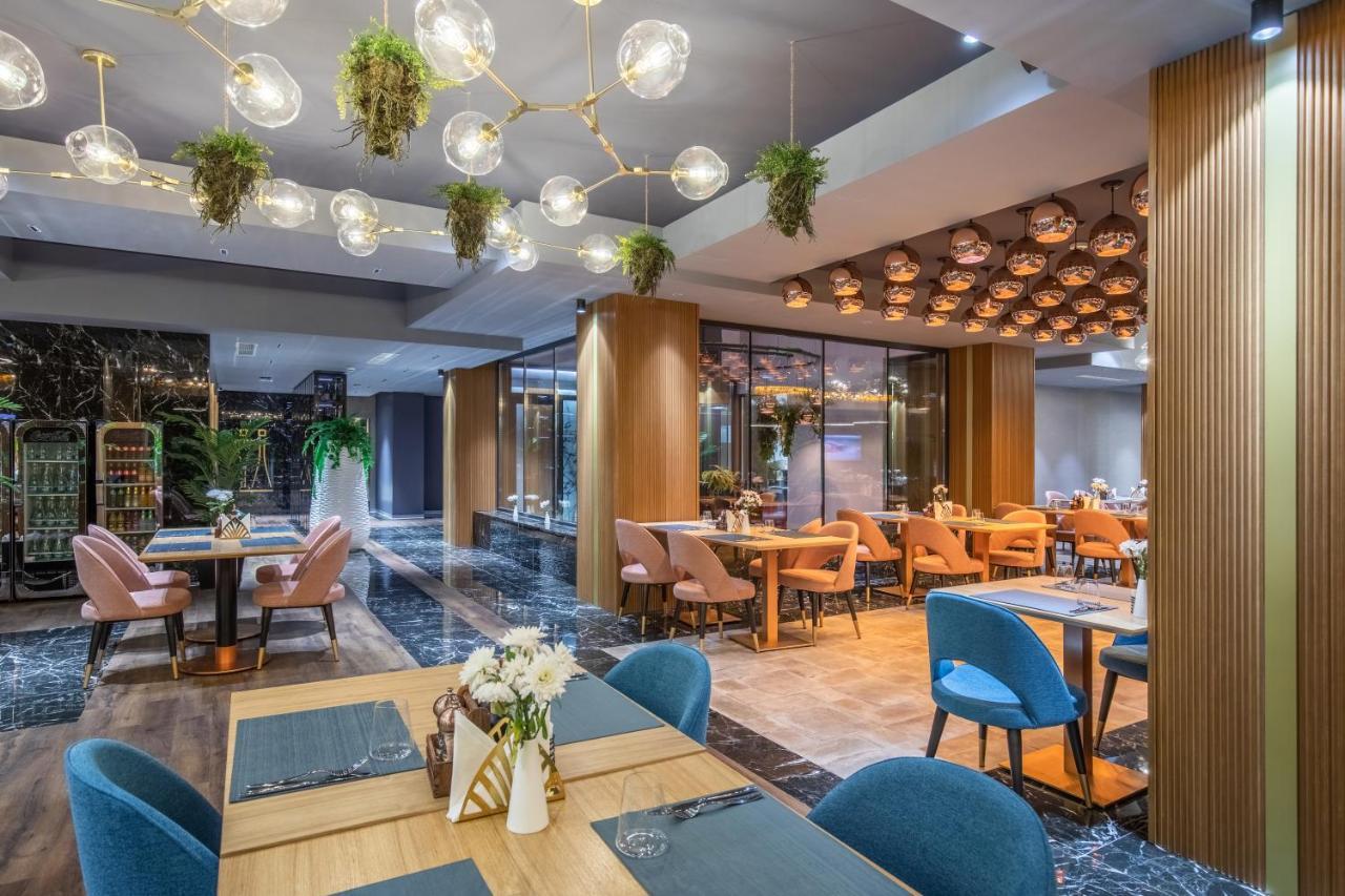 Hotel Kristal Focşani Exterior foto